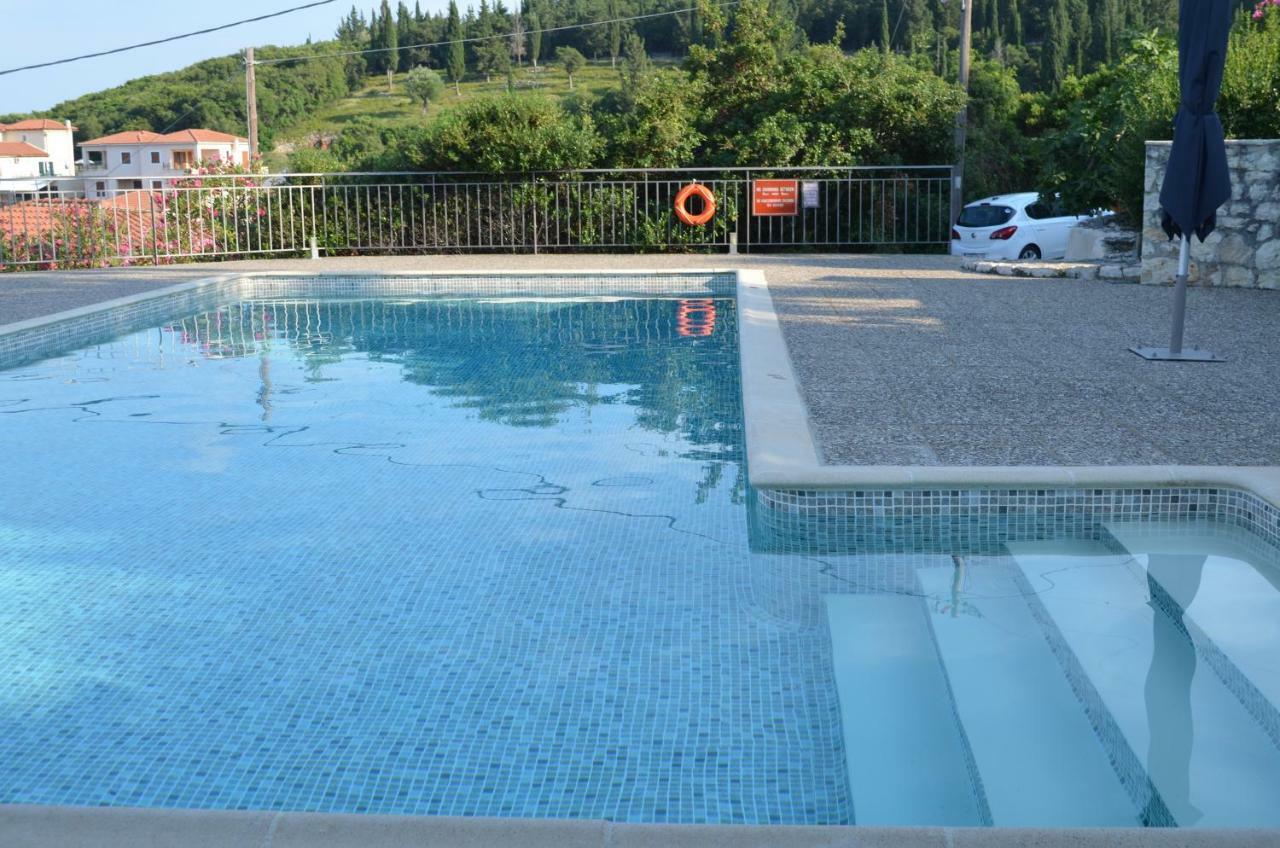 Martini Waterfront Suites Fiskardo Exterior foto