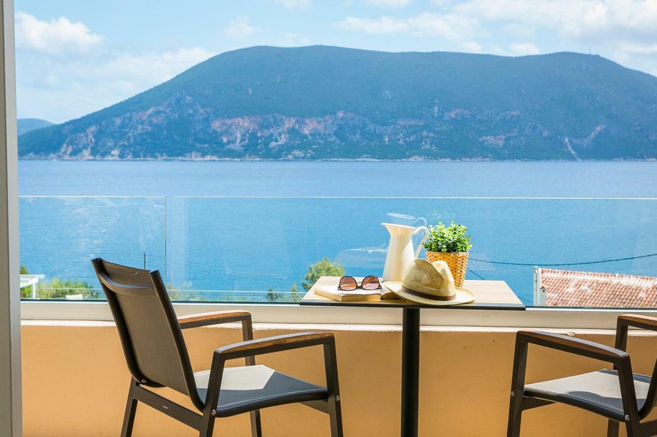 Martini Waterfront Suites Fiskardo Exterior foto