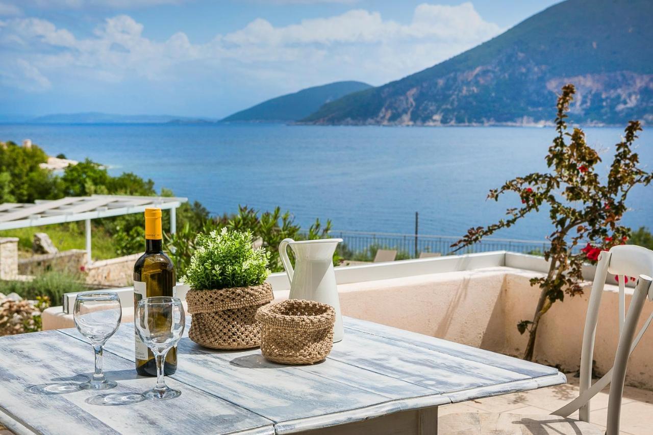 Martini Waterfront Suites Fiskardo Exterior foto