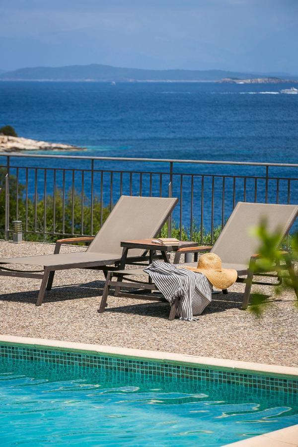 Martini Waterfront Suites Fiskardo Exterior foto